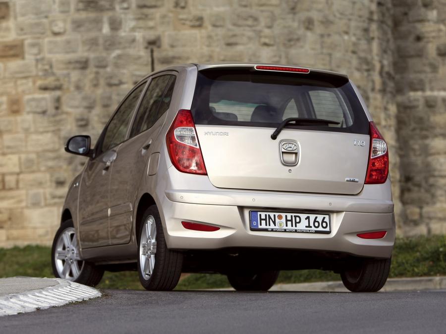  Hyundai i10 2010 года  (фото 13 из 19)